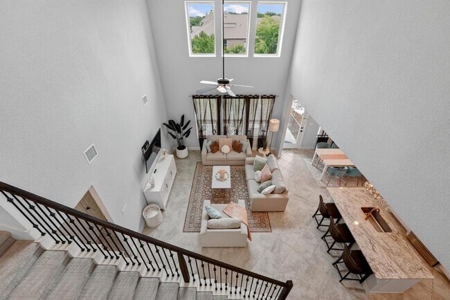 Building Photo - 6312 Empresa Dr
