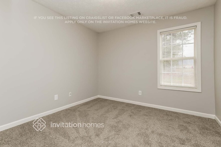 Building Photo - 1004 Buttercup Ln