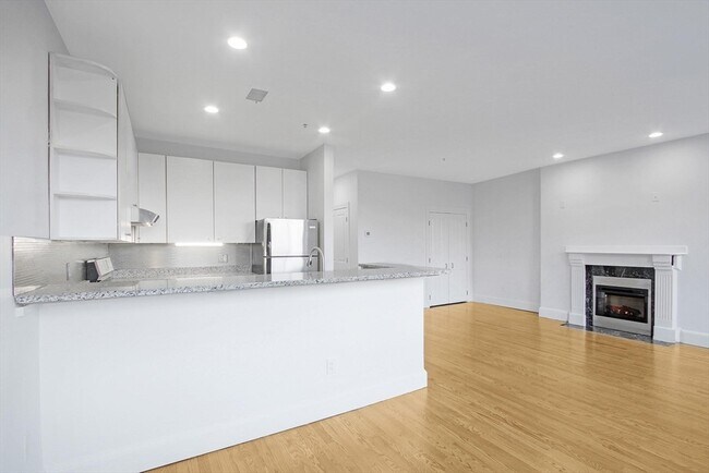 Primary Photo - 140 Boylston St