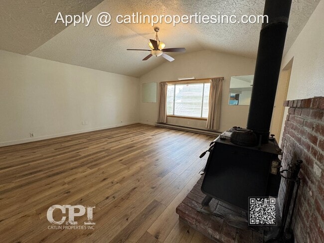 Building Photo - MOVE IN SPECIAL -  1/2 FIRST MONTHS RENT!!