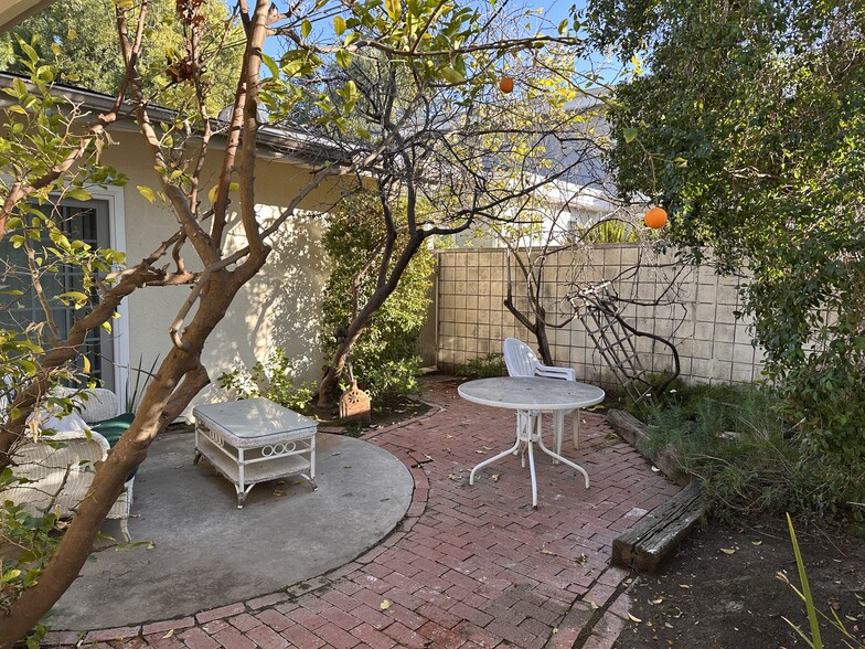 Private Patio off Master - 15710 Dickens St