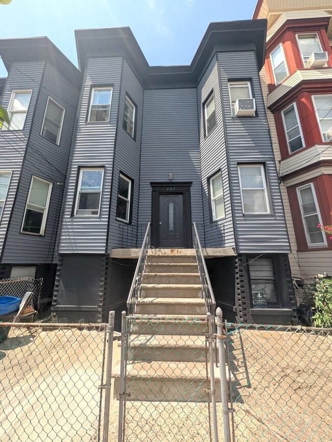 Building Photo - 267 Webster Ave