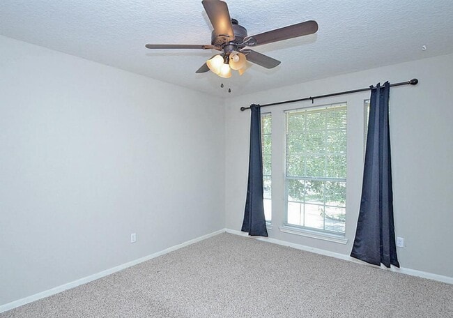 Building Photo - 523 Crestridge Dr