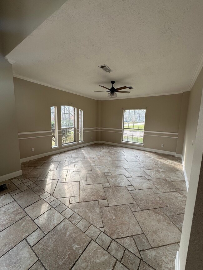 Building Photo - 201 Pebble Springs Ln