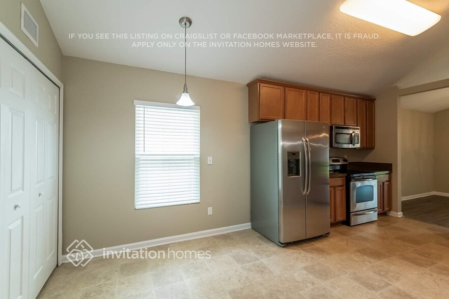 Building Photo - 640 Birchbark Trail
