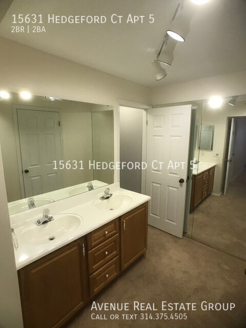 Building Photo - 15631 Hedgeford Ct