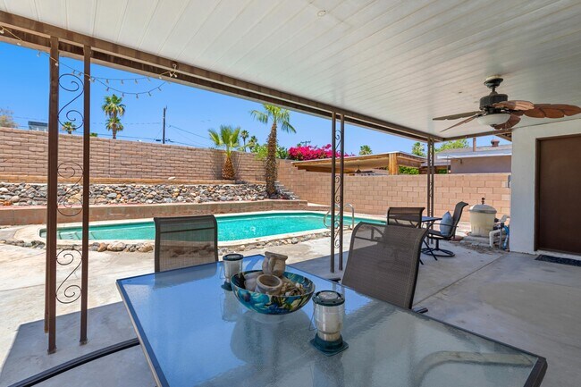 Building Photo - 77054 California Dr