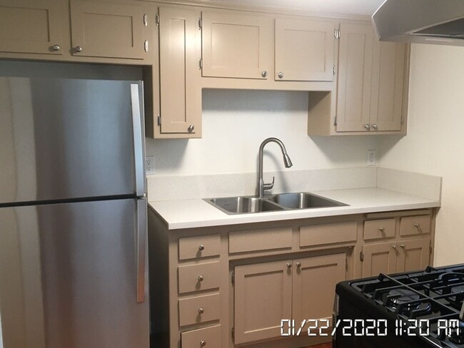 Building Photo - 545