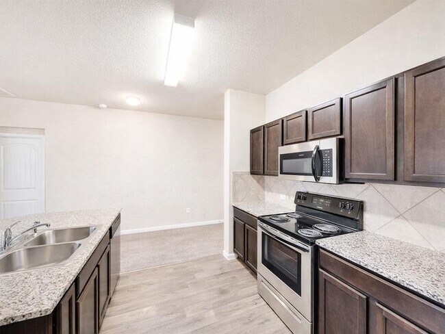 Building Photo - 5913 Diamondleaf Bend