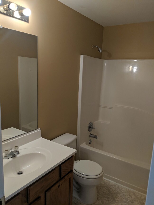 Building Photo - 5107 Huntcrest Dr SW