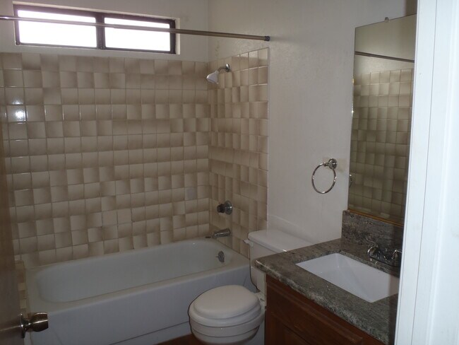 Building Photo - 1249 Mountain View Dr