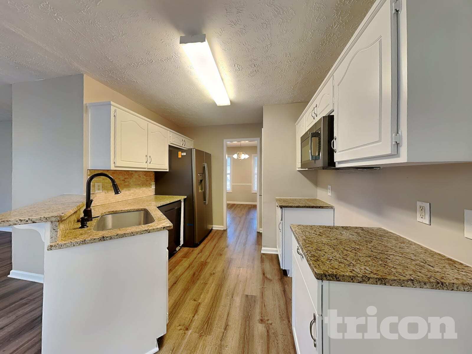 Building Photo - 401 Breeze Way