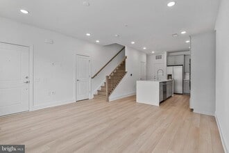 Building Photo - 19826 Lavender Dust Sq