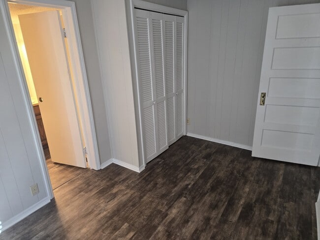 Building Photo - 503 N Chapel St