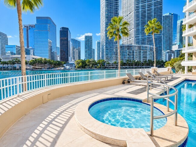 Building Photo - 701 Brickell Key Blvd