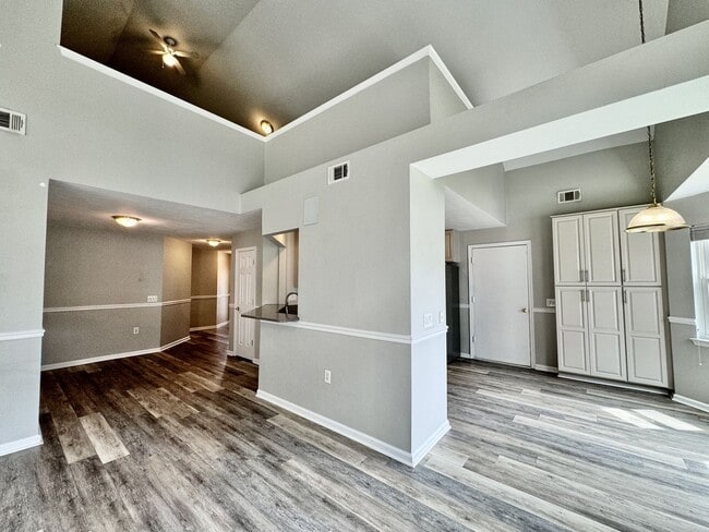 Building Photo - Ready 06-17-26 in Sawyers Mill - Ranch Home w/Loft On Cul-De-Sac! Pet Friendly - Grassfield High ...