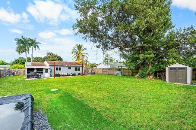 Building Photo - 5068 Sunrise Blvd