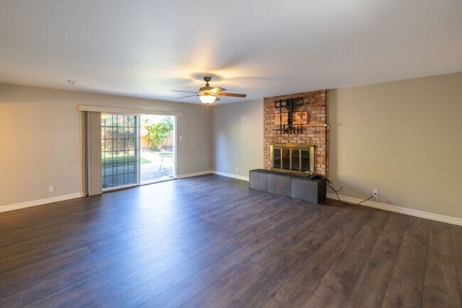 Building Photo - Amazing 4 bedroom home in one of Castro Valley's most desirable neighborhoods.  Owned solar!