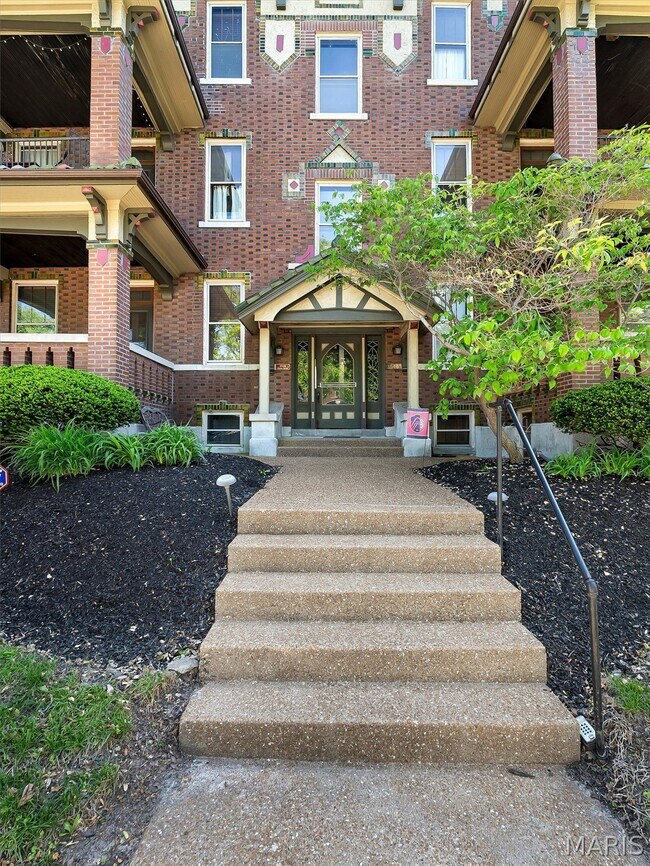Building Photo - 3548 Victor St