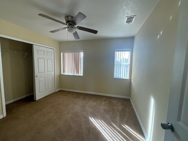 Building Photo - 611 1st Cape Coral Dr