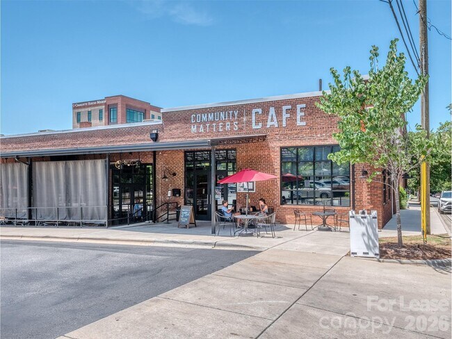 Building Photo - 1101 W 1st St