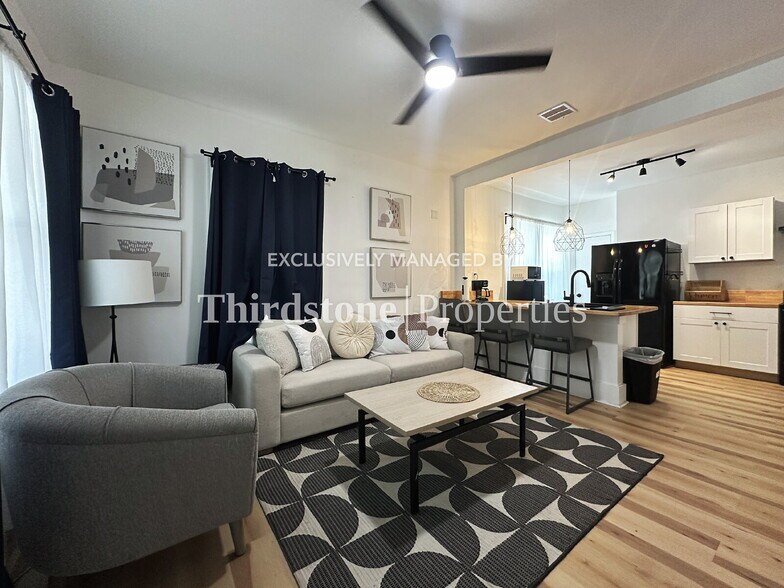 Building Photo - 2518 Dellwood Ave