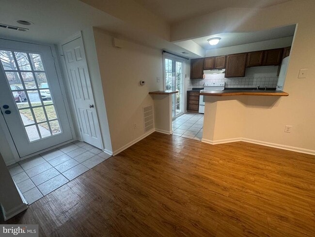 Building Photo - 408 Beacon Hill Dr