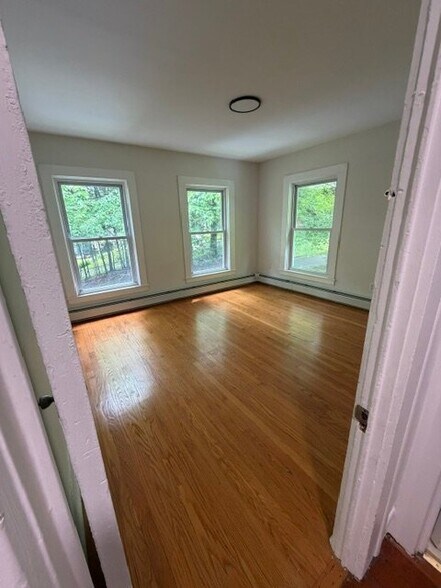 Building Photo - 30 Edgewood St