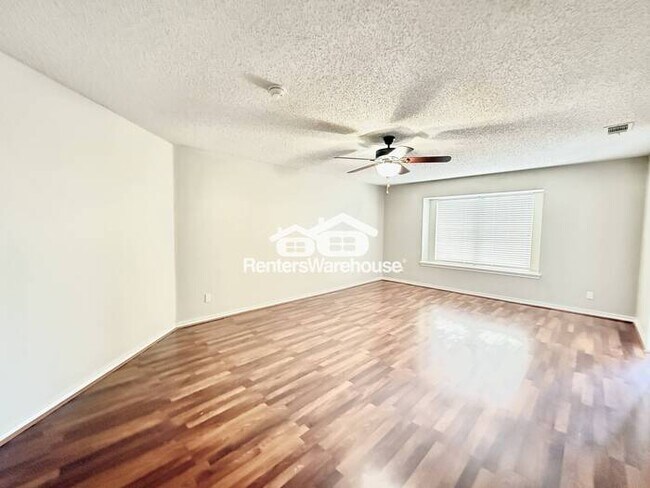 Building Photo - Beautiful Two-Story Home with Space, Comfo...