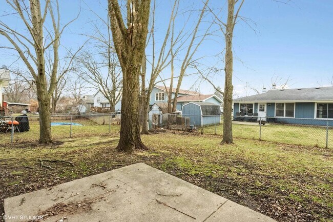Building Photo - 121 Richmond Dr
