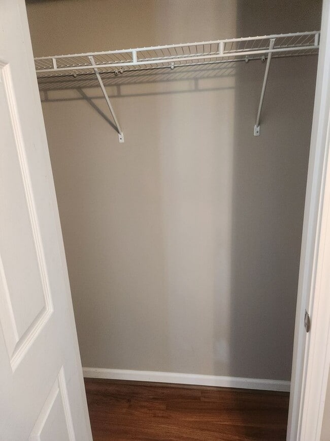 Building Photo - Cozy 3 Bed 2 Bath Home Available Now