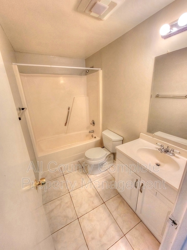 Building Photo - 10881 Key Coral Dr