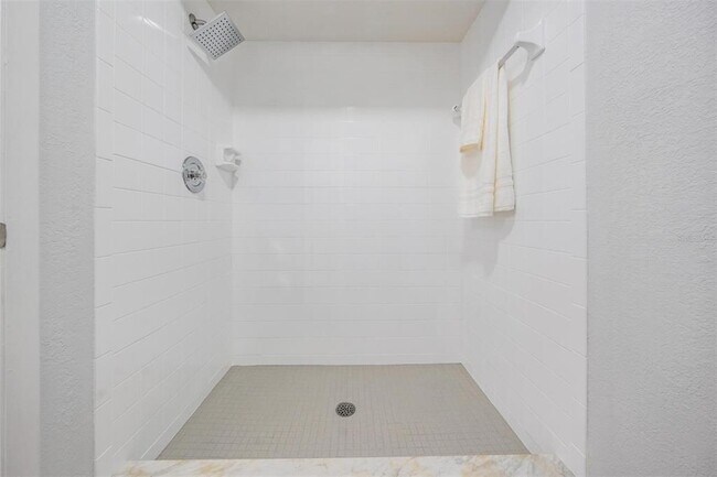 Building Photo - 2582 Bentley Dr