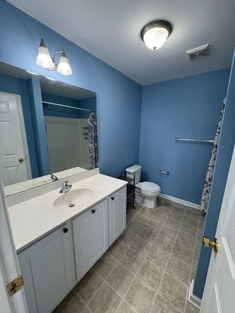Building Photo - 2205 Locksley Woods Dr