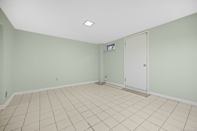 Building Photo - 45 Conestoga Way