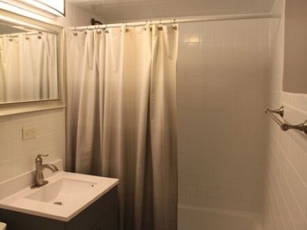 Building Photo - 9616 W Higgins Rd