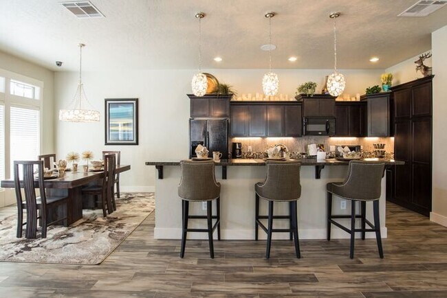 Building Photo - The Madison Courtyard