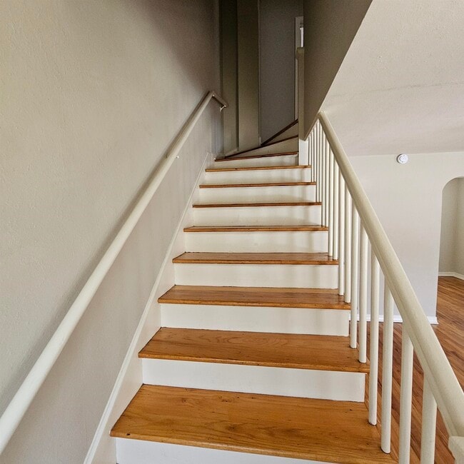 Building Photo - 124 S Franklin Blvd