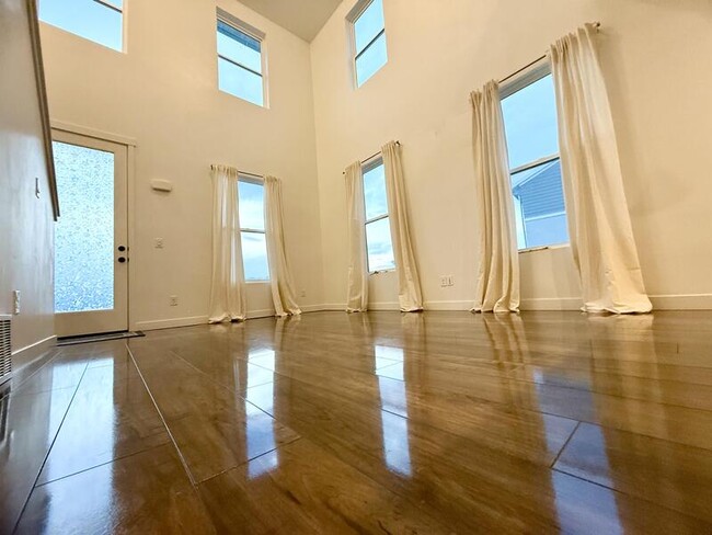 Building Photo - 10539 Liv Way