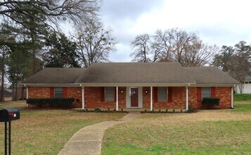 Building Photo - South Tyler! Beautiful 4 Bedroom, 3 Bath H...
