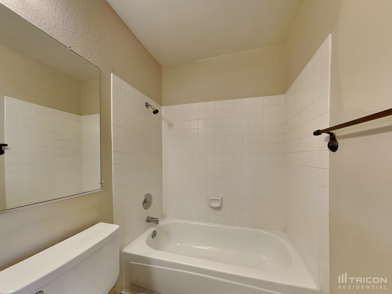 Building Photo - 1582 Woodhaven Ln