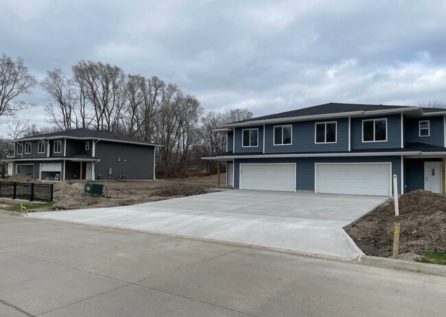 Building Photo - 5711 NW 54th Ct