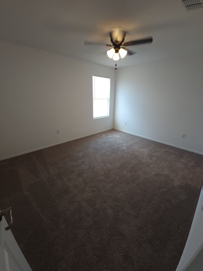 Building Photo - 2 weeks free Rent! Mission Del Lago- South of San Antonio, Tx