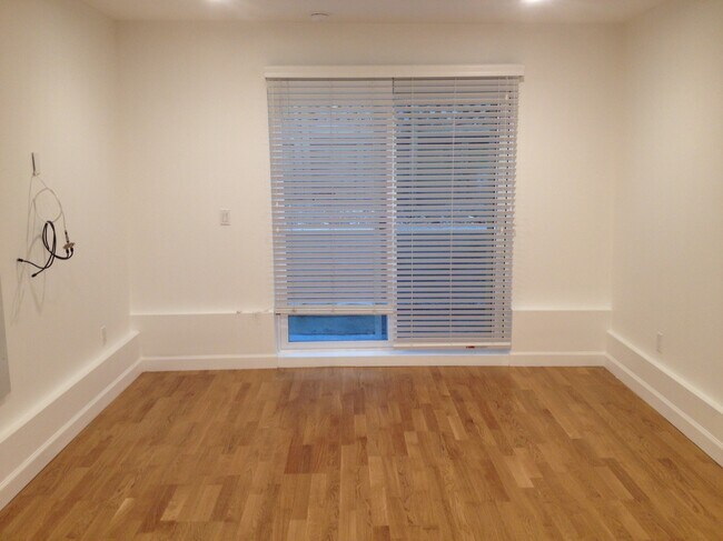 Building Photo - 648 Natoma St