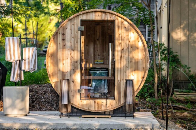 Building Photo - 52 Church St