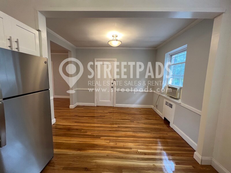 Building Photo - 1153 Beacon St