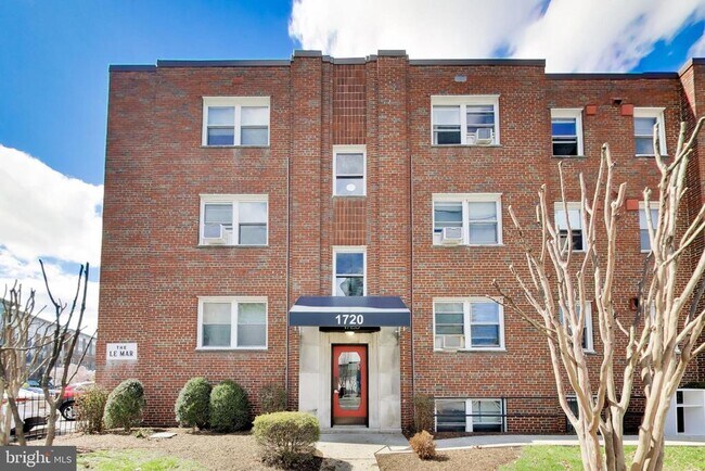 Building Photo - 1724 N Quinn St