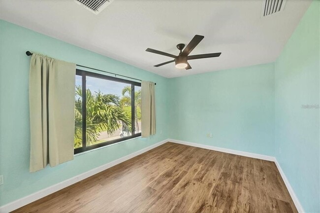 Building Photo - 15530 Aqua Cir