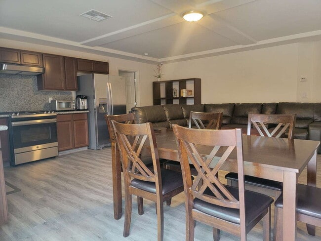 Building Photo - 4 bedroom home with a fully self  contained casita with a 3 car garage