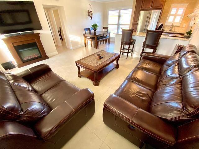 Building Photo - 731 Hummingbird Way